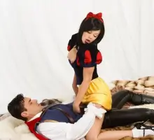 Riley Steele XXX Parody Snow White